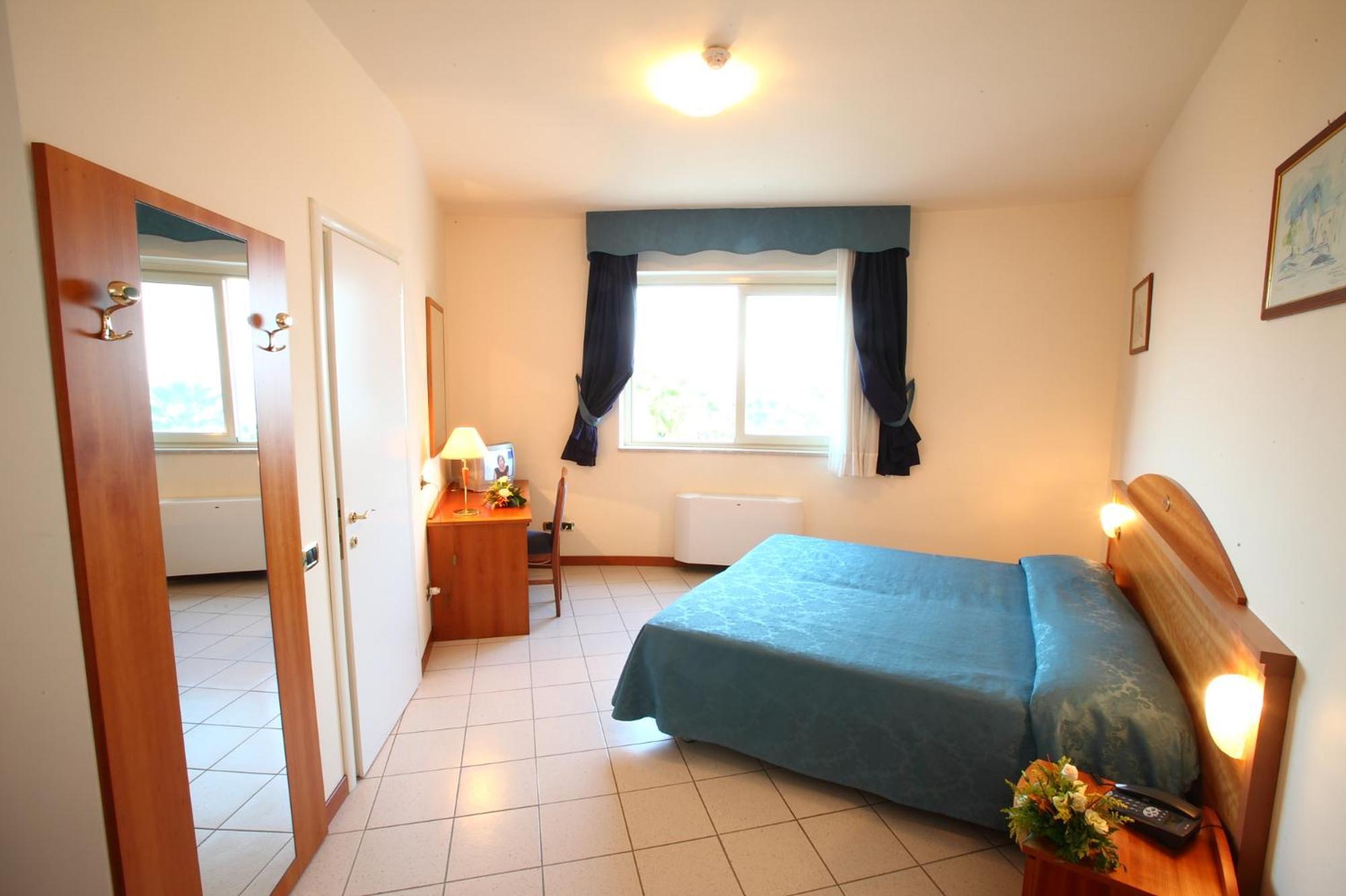 Partenone Resort Hotel Riace Marina Eksteriør billede